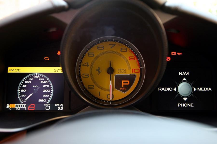  Ferrari F12berlinetta 2012 года  (фото 57 из 104)